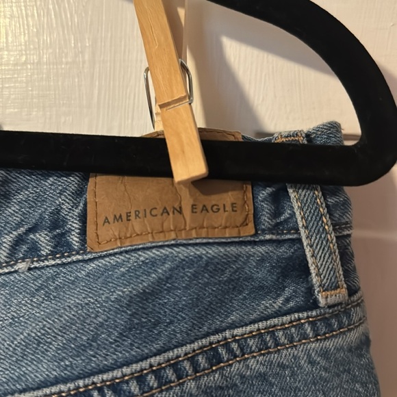 American Eagle 90's Boyfriend Women's Distressed Button Fly Denim Jeans Size 6 S - Picture 10 of 13